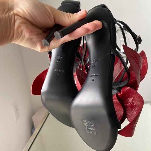 New GIUSEPPE ZANOTTI Floral-appliquéd Leather lilium Sandals Red 38 $1,895 - Picture 12 of 13